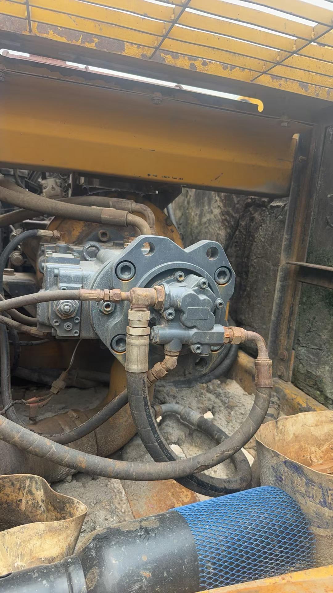 Buy Kato 820-3SP Used Excavator / 3