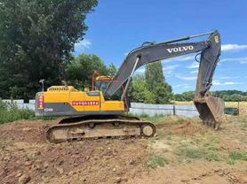 Buy Volvo EC240 Used Excavator / 2 Buy Volvo EC240 Used Excavator / 2