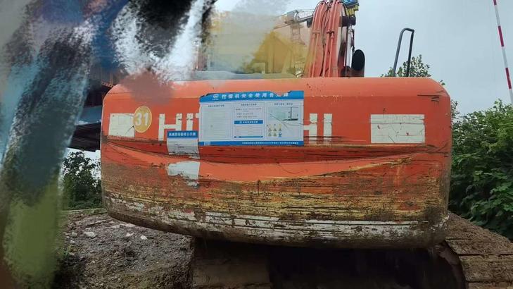 Buy Hitachi EX200-3 Used Excavator / 1