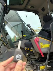 Buy Volvo EC210B Used Excavator / 3 Buy Volvo EC210B Used Excavator / 3