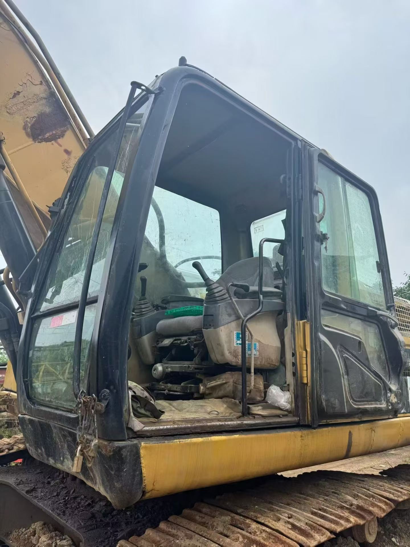 Buy Caterpillar 330C Used Excavator / 4