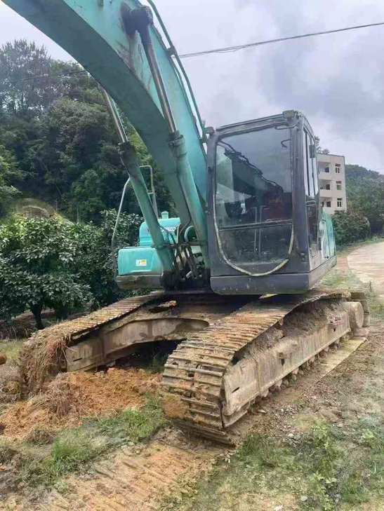 Buy Kobelco SK200 Used Excavator / 1