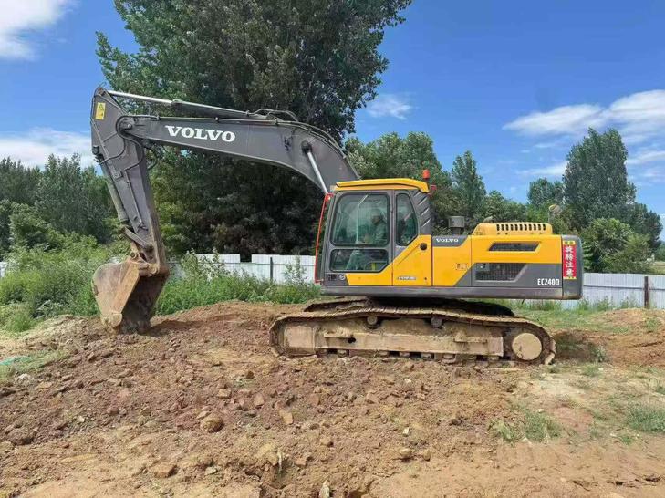 Buy Volvo EC240 Used Excavator / 1