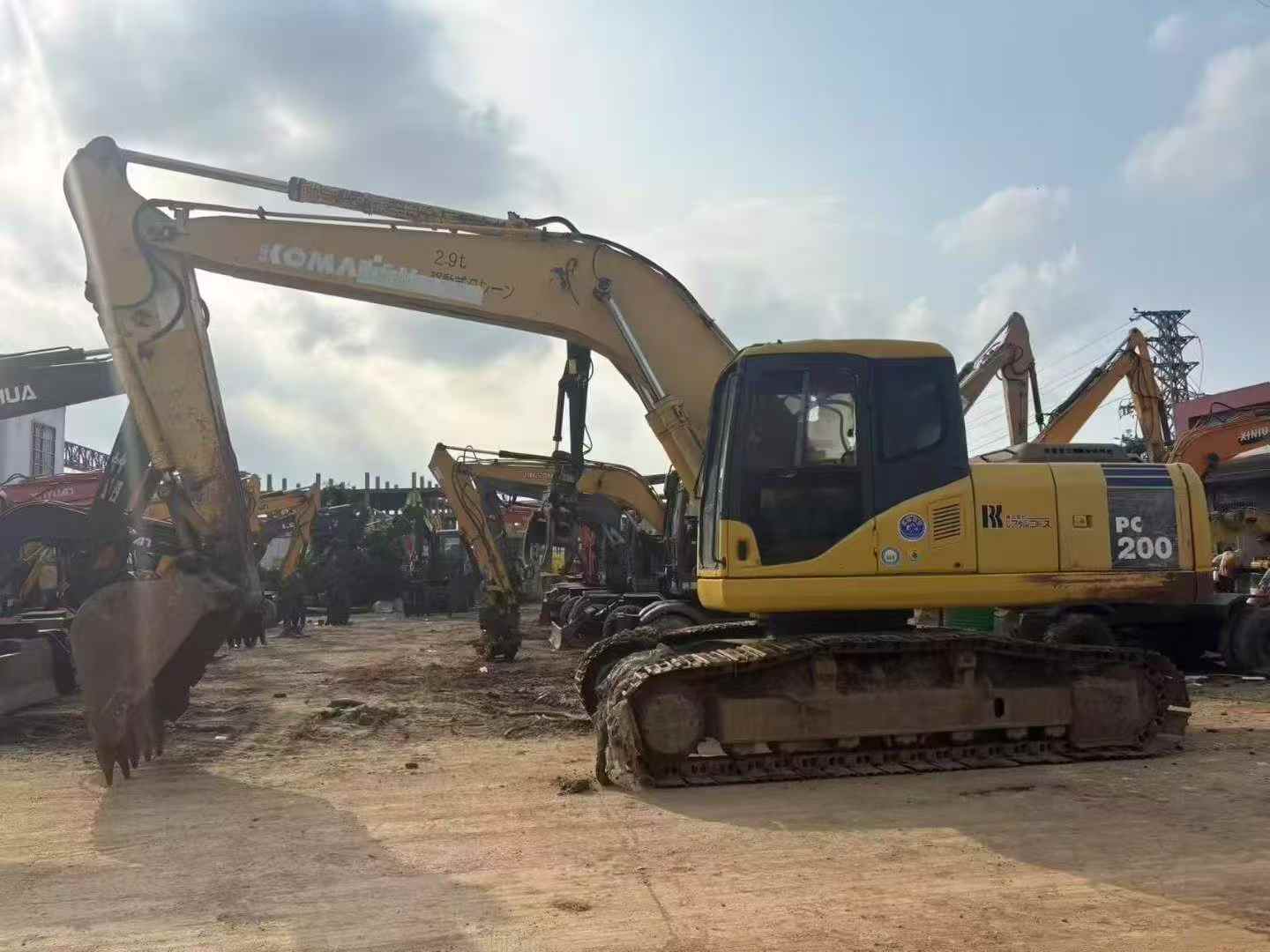 Buy Komatsu PC200-7 Used Excavator / 2