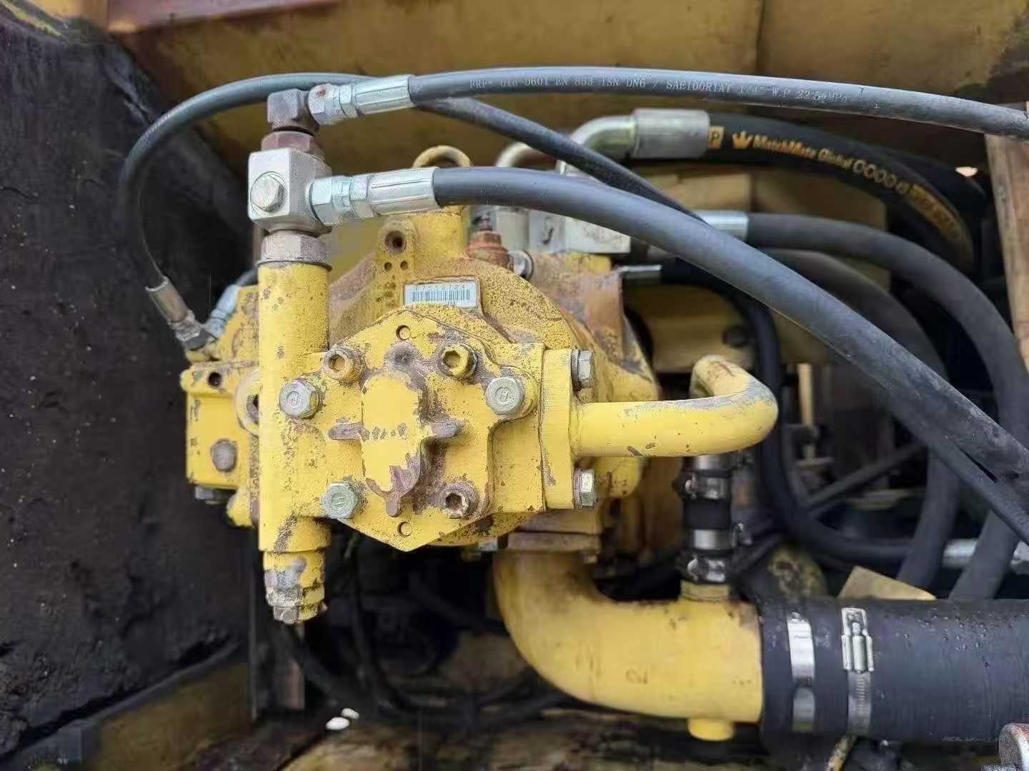 Buy Komatsu PC200-6 Used Excavator / 3