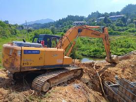 Buy Hyundai R215-7 Used Excavator / 2 Buy Hyundai R215-7 Used Excavator / 2