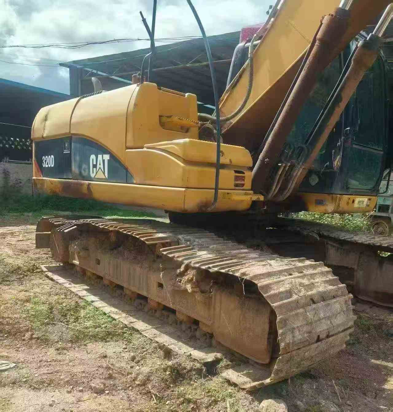 Buy Caterpillar 320D Used Excavator / 2