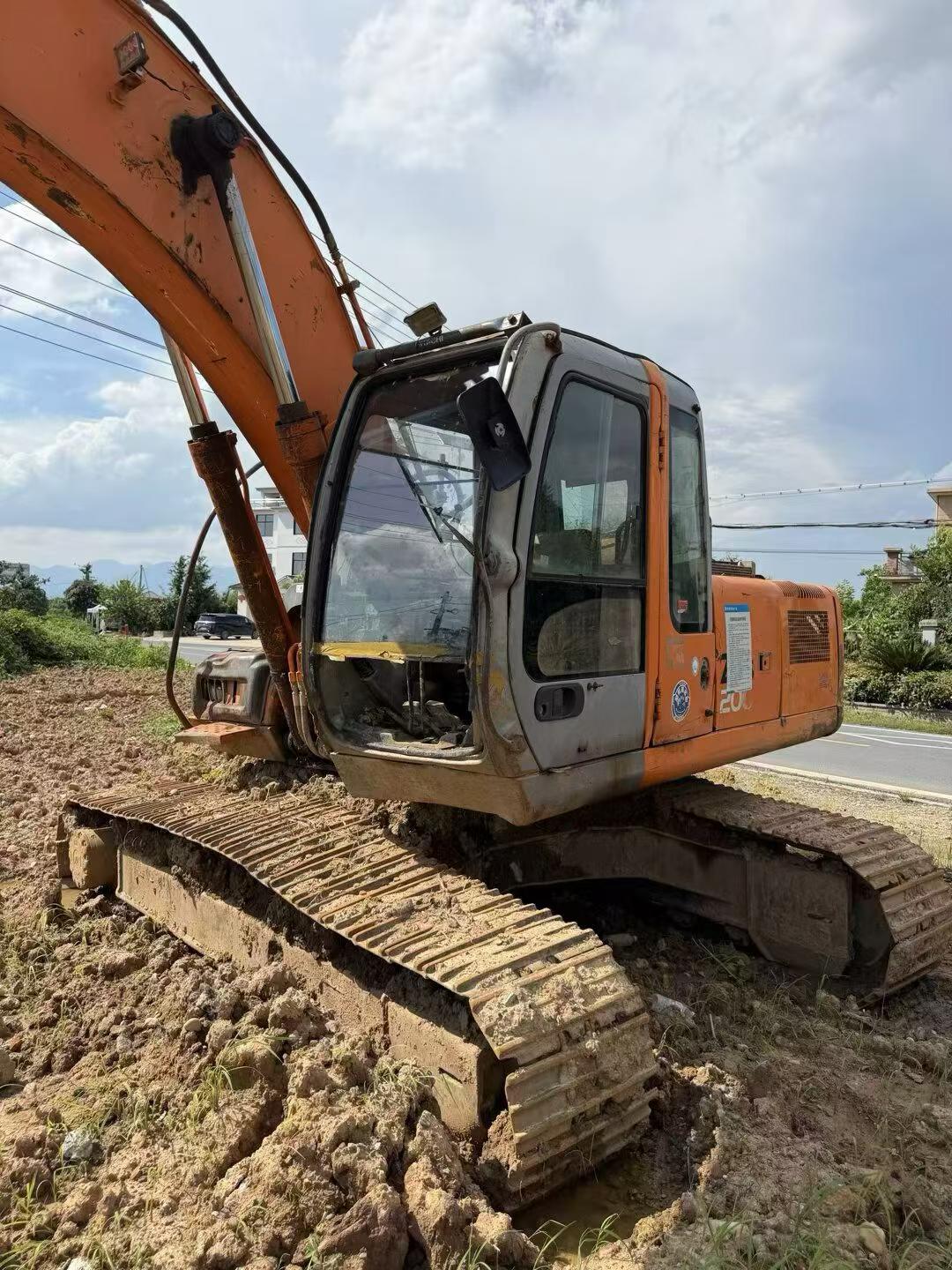Buy Hitachi EX200 Used Excavator / 2