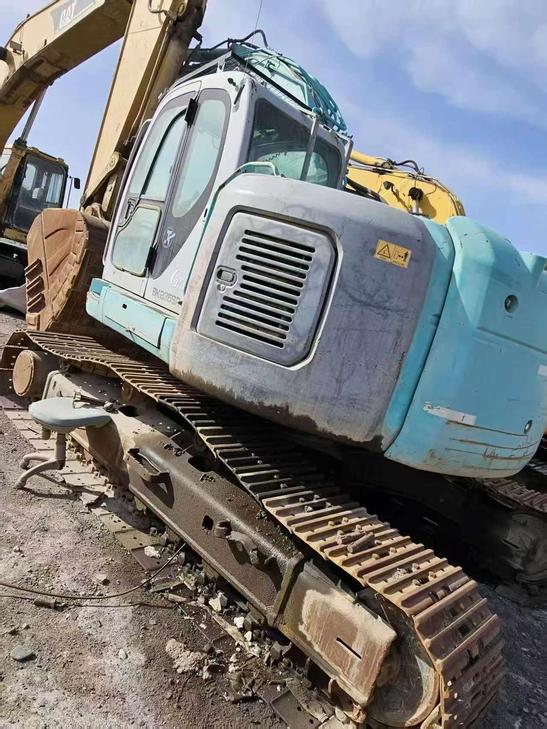 Buy Kobelco SK235SR Used Excavator / 1