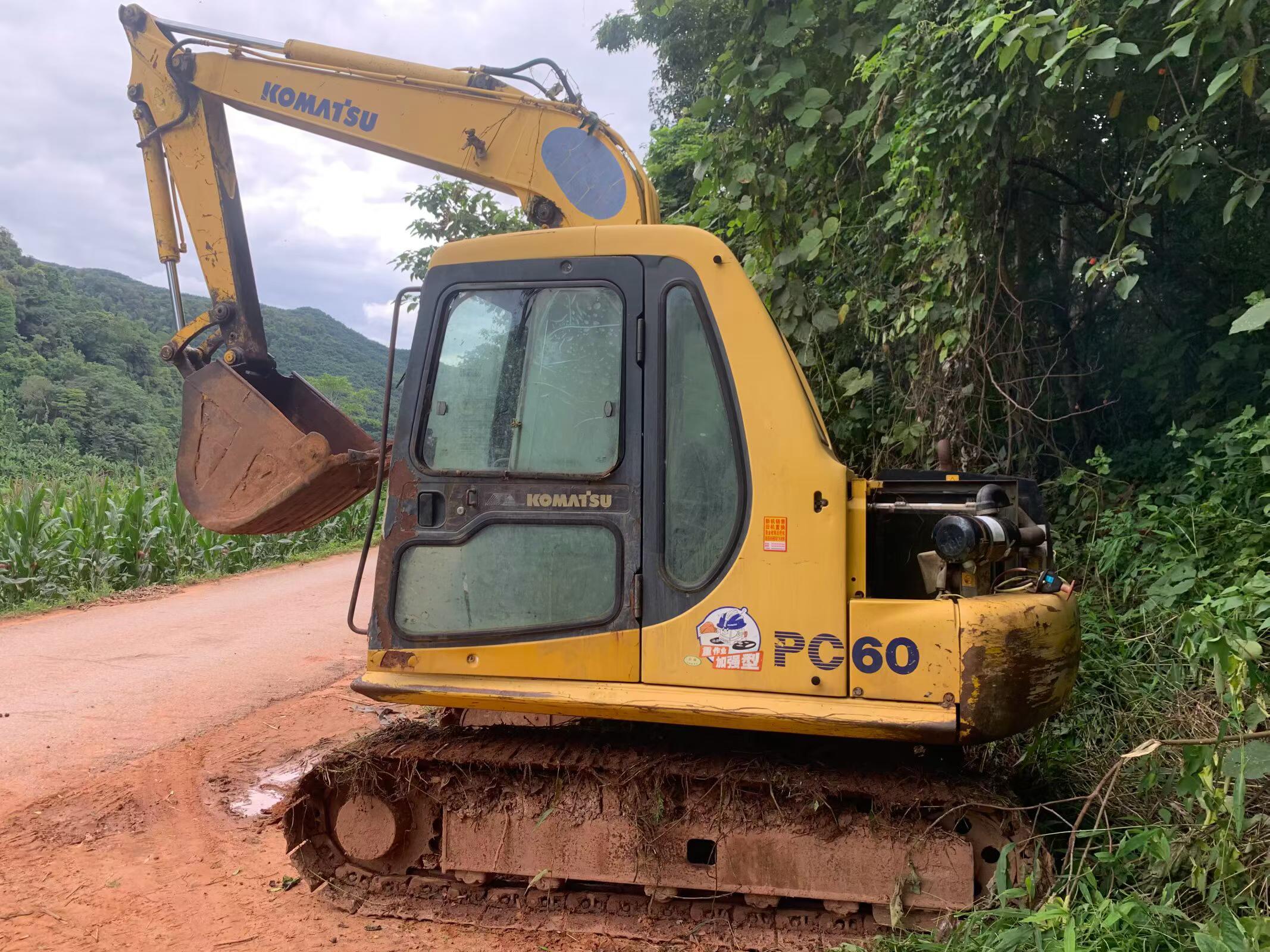 Buy Komatsu PC60-7 Used Excavator / 9
