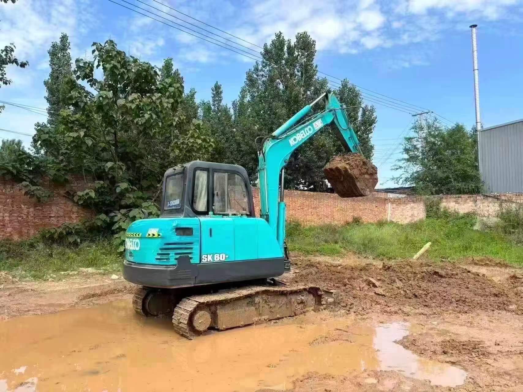 Buy Kobelco SK60 Used Excavator / 2