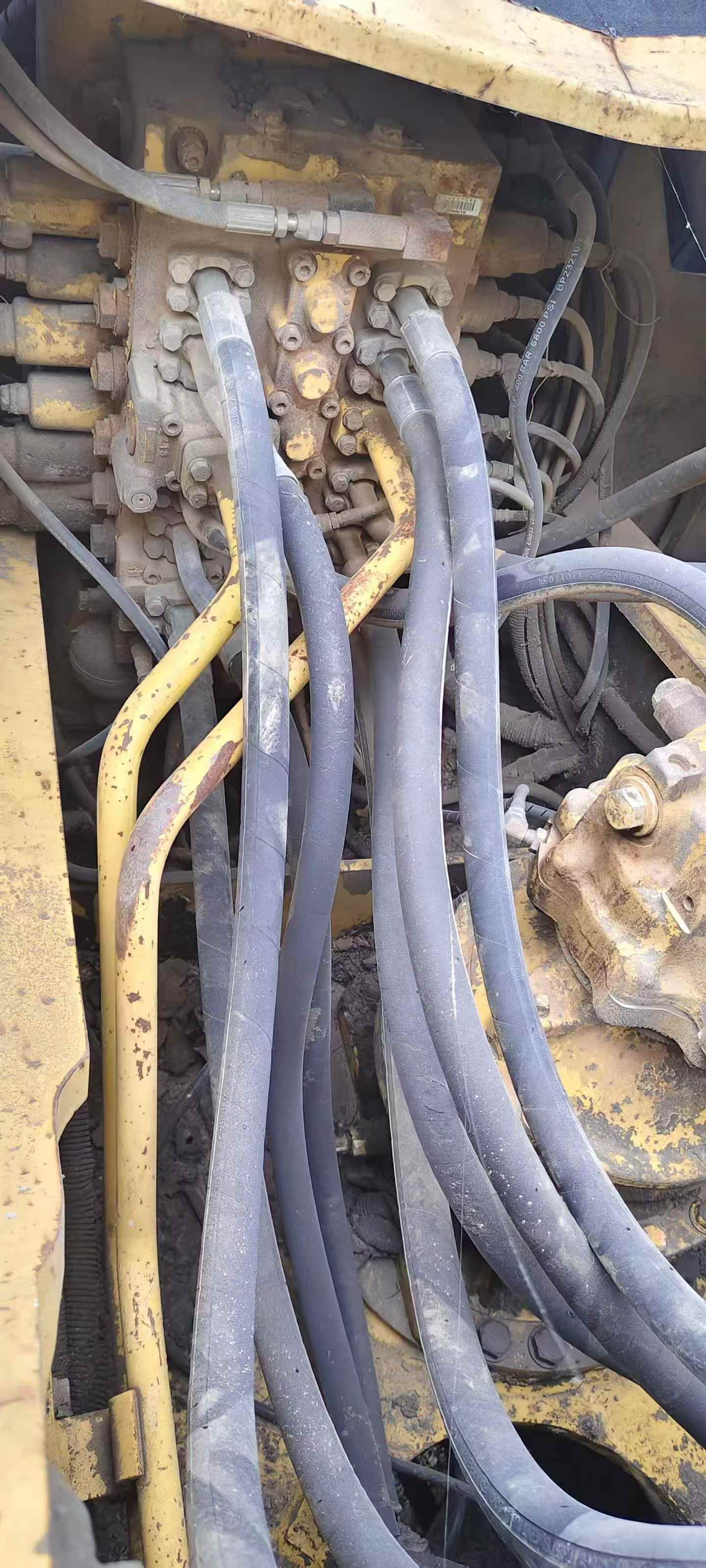 Buy Komatsu PC200-7 Used Excavator / 9