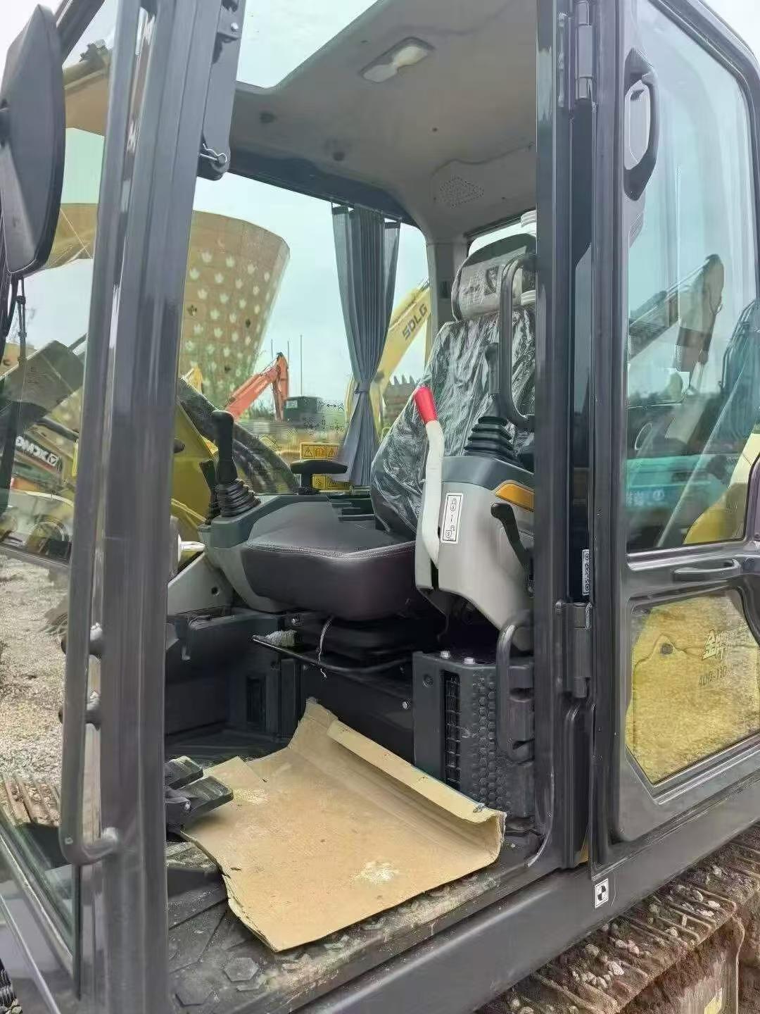 Buy XCMG XE75C Used Excavator / 5
