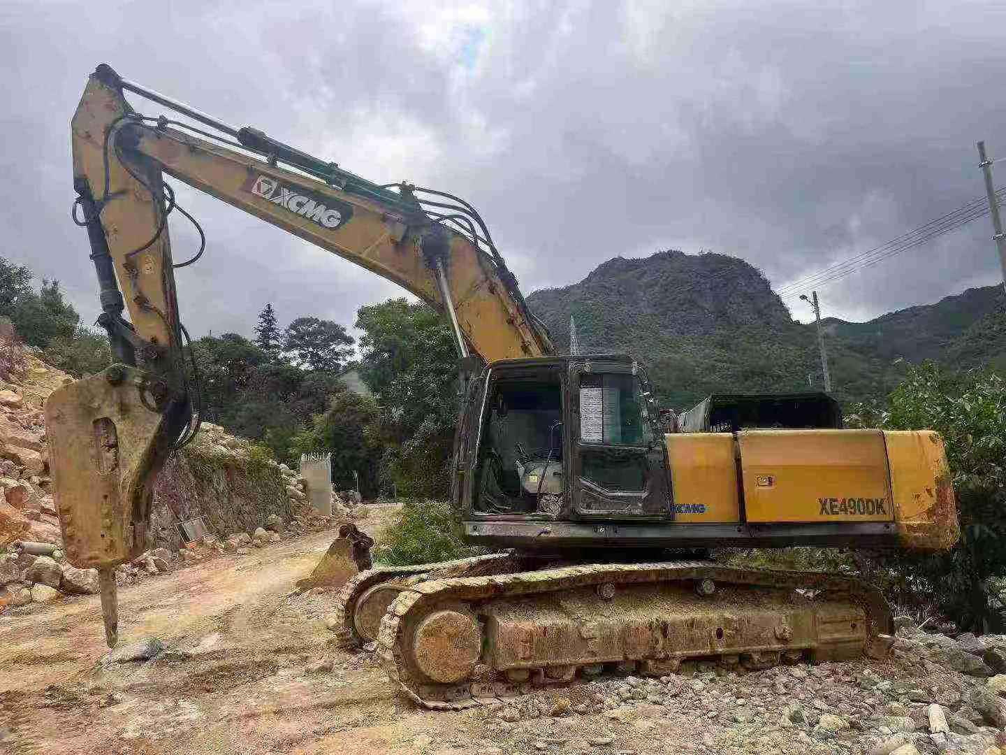 Buy XCMG XE470 Used Excavator / 4
