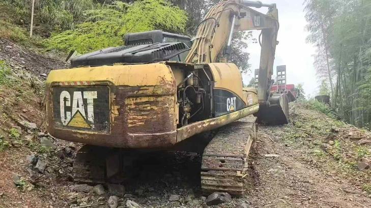Buy Caterpillar 320D Used Excavator / 1