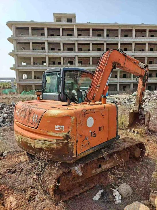 Buy Hitachi EX70 Used Excavator / 1