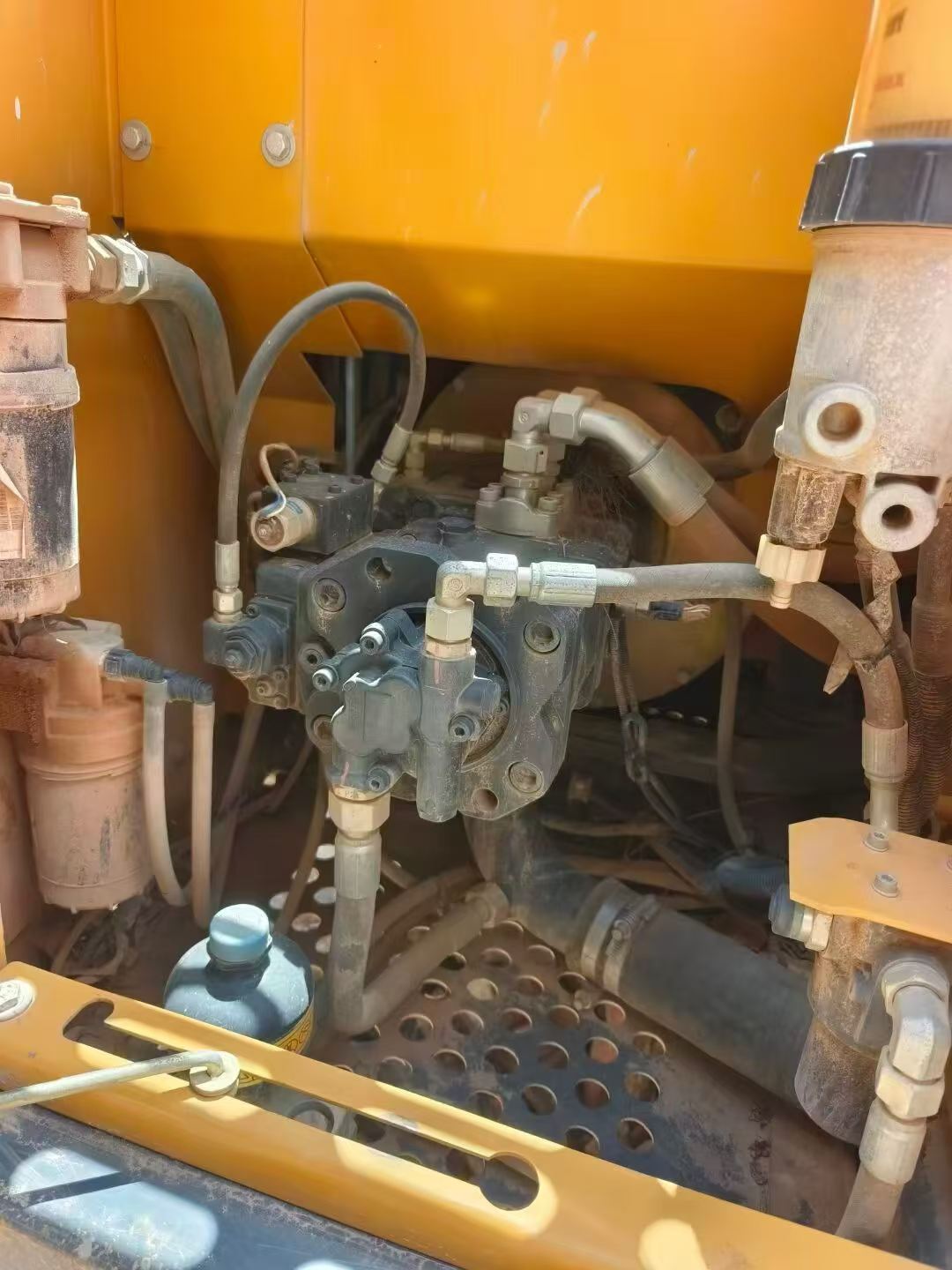 Buy XCMG XE135B Used Excavator / 5