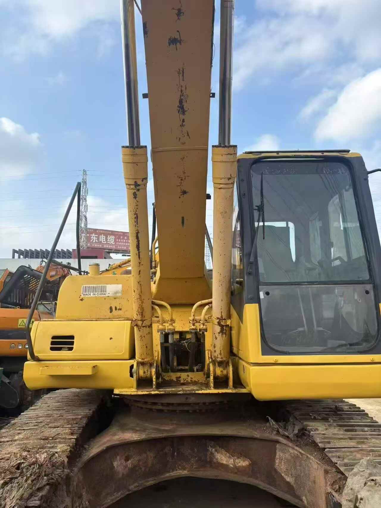 Buy Komatsu PC200-7 Used Excavator / 4