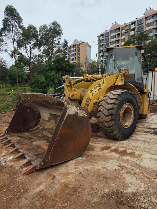 Buy Caterpillar 962G Used Excavator / 1