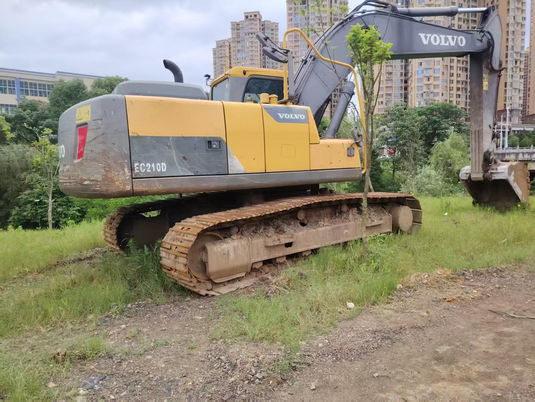 Buy Volvo EC200 Used Excavator / 6