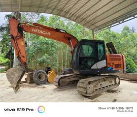 Buy Hitachi EX130 Used Excavator / 3 Buy Hitachi EX130 Used Excavator / 3