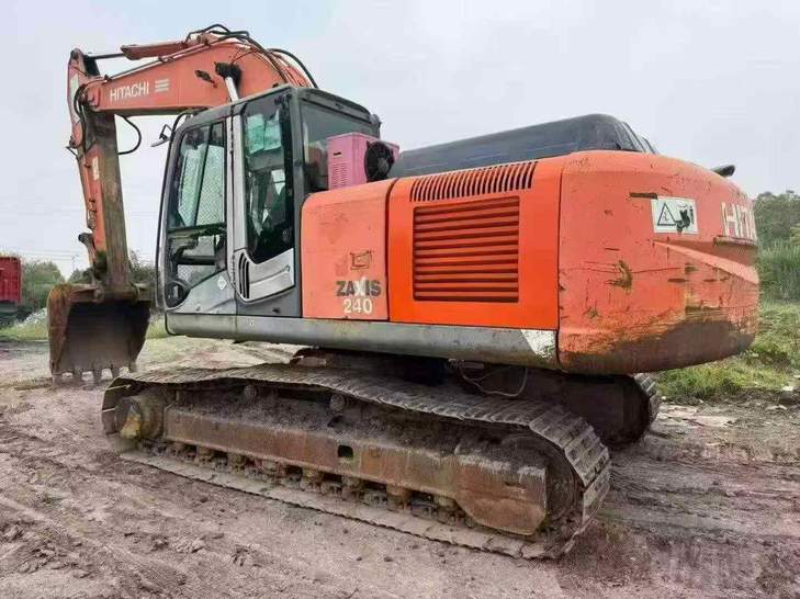 Buy Hitachi EX240-3 Used Excavator / 1