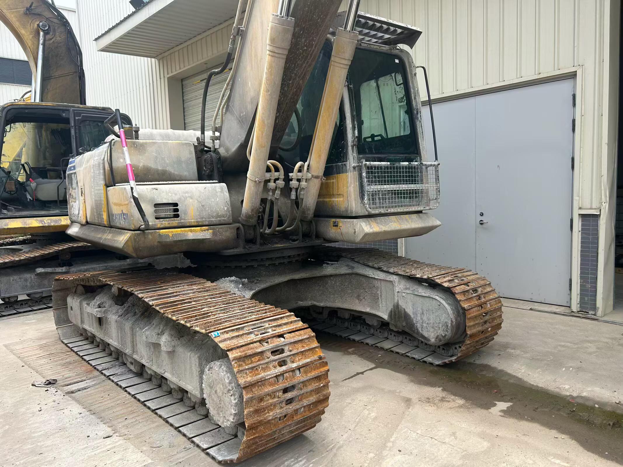 Buy Komatsu PC200-8 Used Excavator / 8