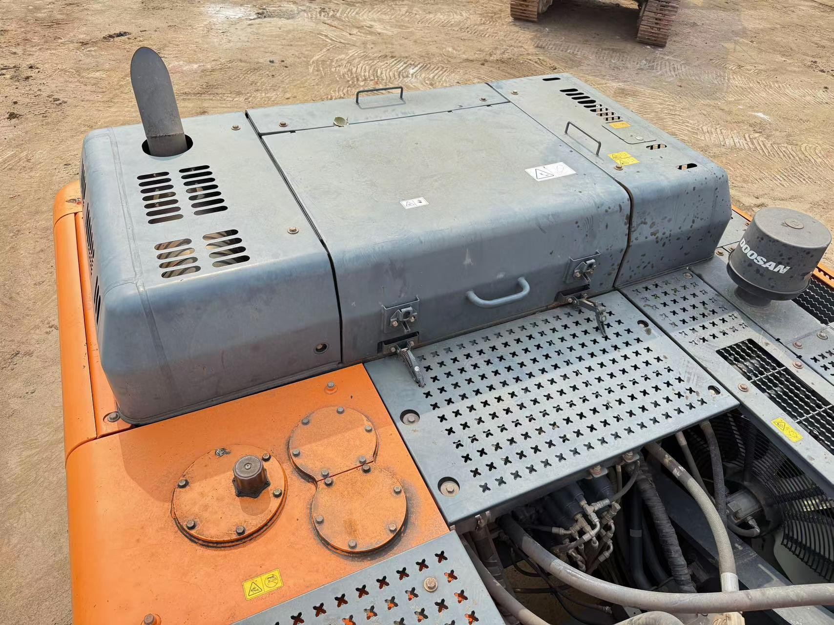 Buy Doosan DX380LC-5 Used Excavator / 4