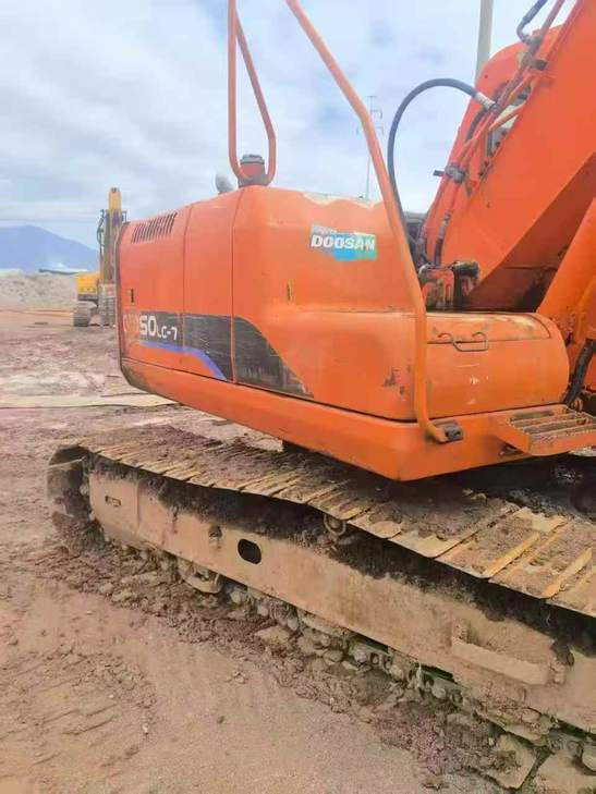 Buy Doosan DH150 Used Excavator / 1