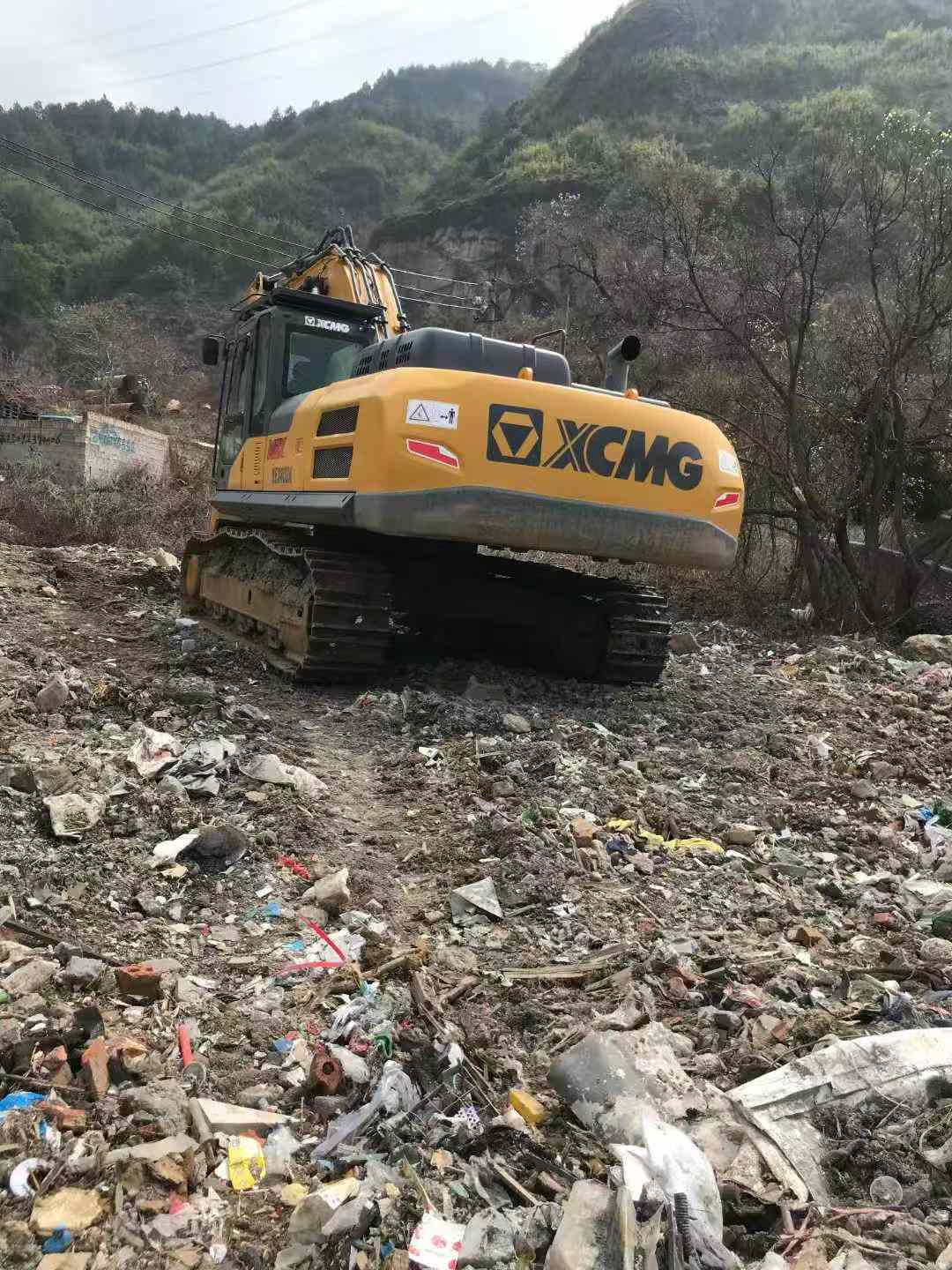 Buy XCMG XE380K Used Excavator / 4