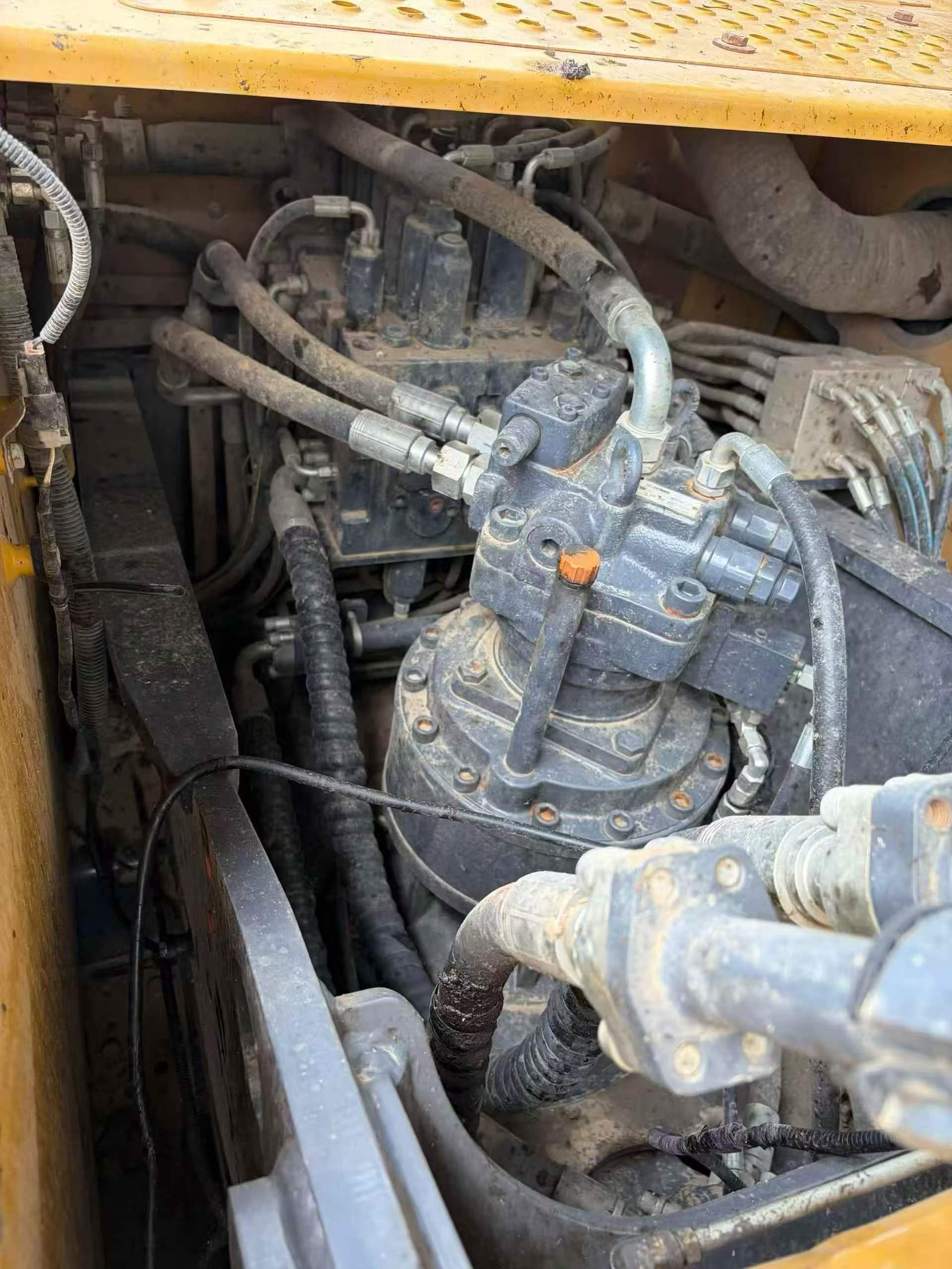 Buy XCMG XE200 Used Excavator / 6