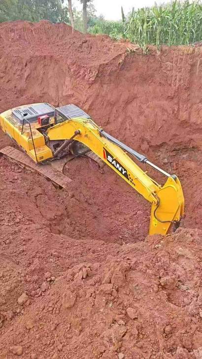 Buy Sany SY235C-8 Used Excavator / 1