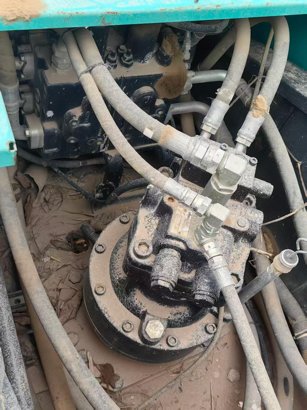 Buy Kobelco SK200 Used Excavator / 8