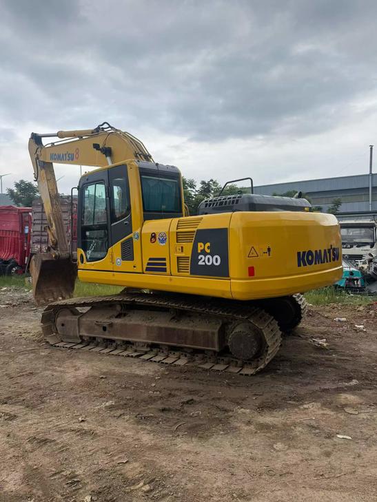 Buy Komatsu PC200 Used Excavator / 1