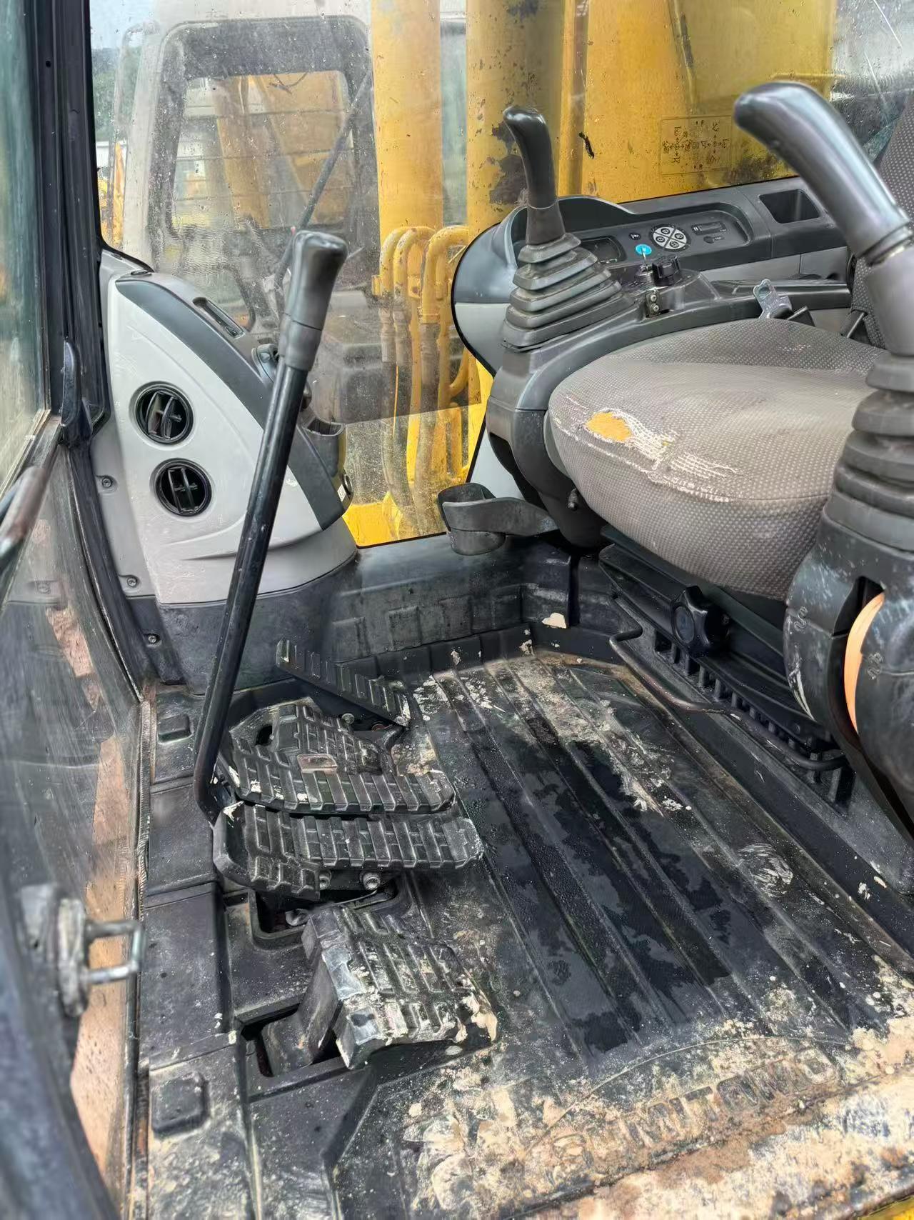 Buy Sumitomo SH200A5 Used Excavator / 4
