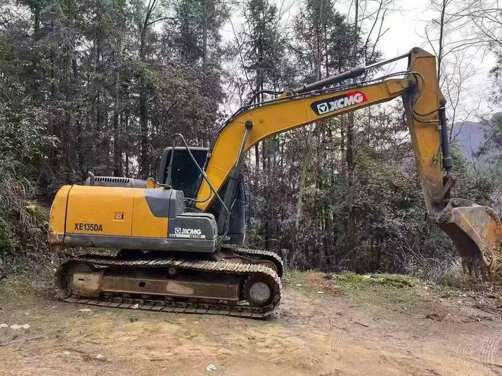Buy XCMG XE135B Used Excavator / 1