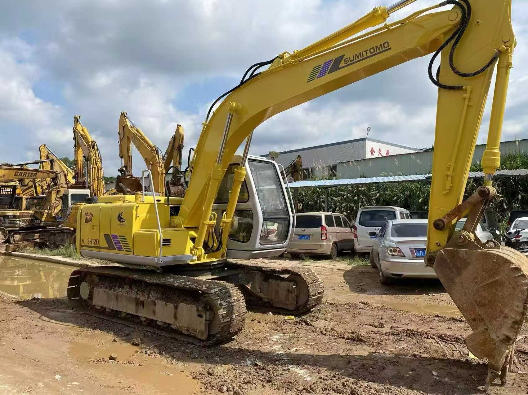 شراء حفارة Sumitomo SH120A2 مستعملة / 3