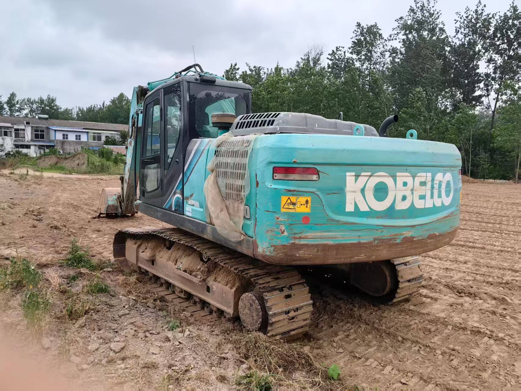 Buy Kobelco SK200 Used Excavator / 4