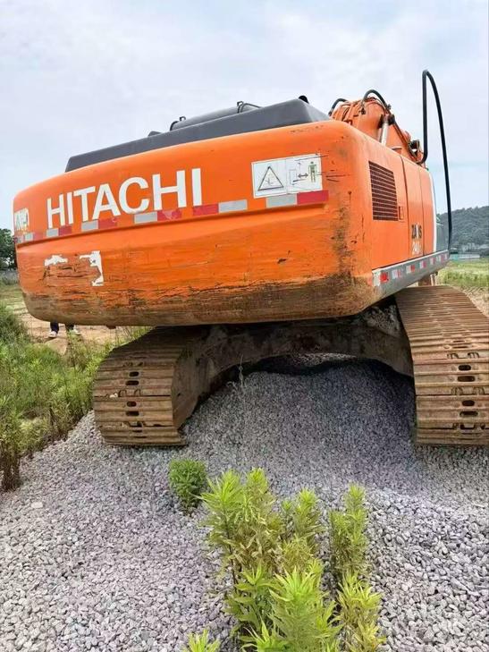 Buy Hitachi ZX200-3G Used Excavator / 1