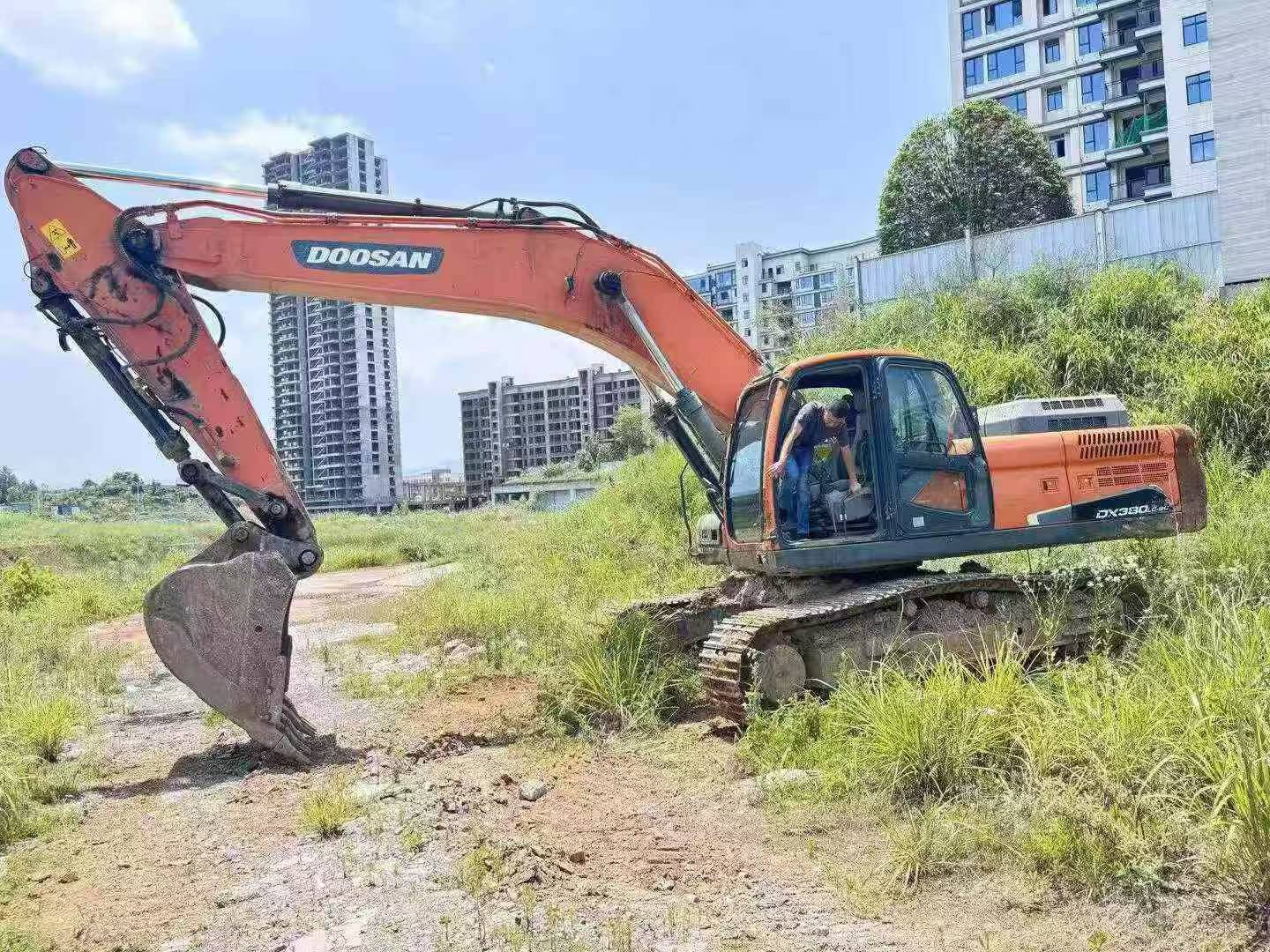 Buy Doosan DX340 Used Excavator / 4