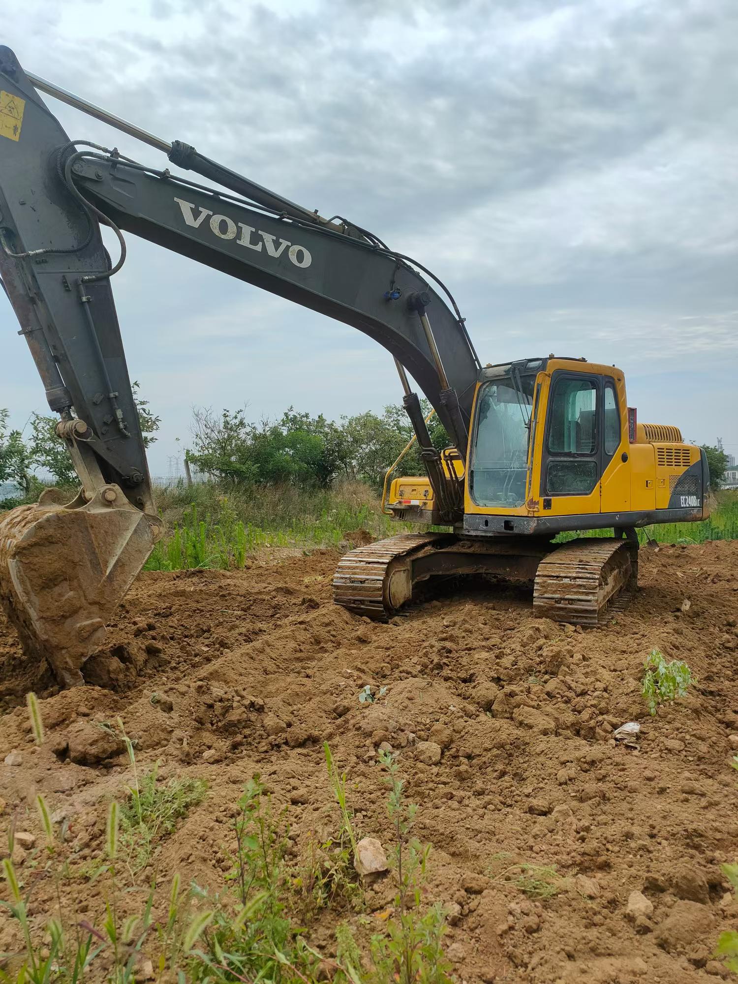 Buy Volvo EC210B Used Excavator / 4