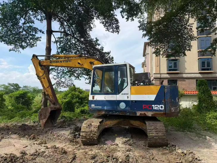 Buy Komatsu PC120-5 Used Excavator / 1