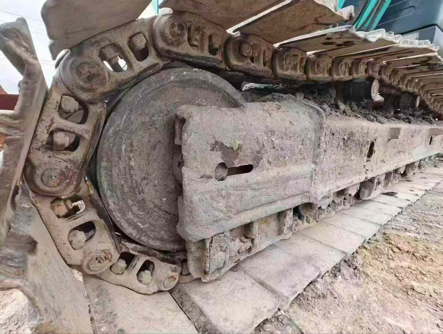 Buy Kobelco SK210 Used Excavator / 6