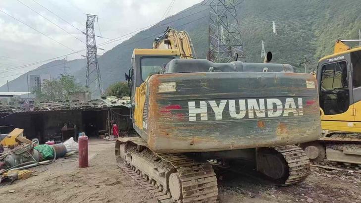 Buy Hyundai R215-7 Used Excavator / 1