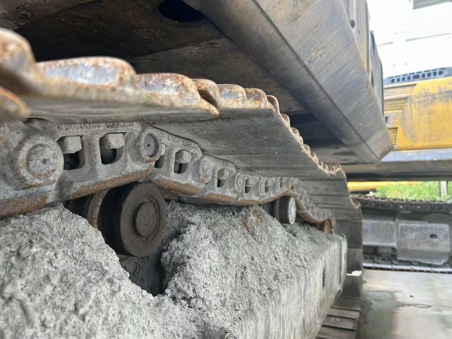 Buy Komatsu PC200-8 Used Excavator / 3