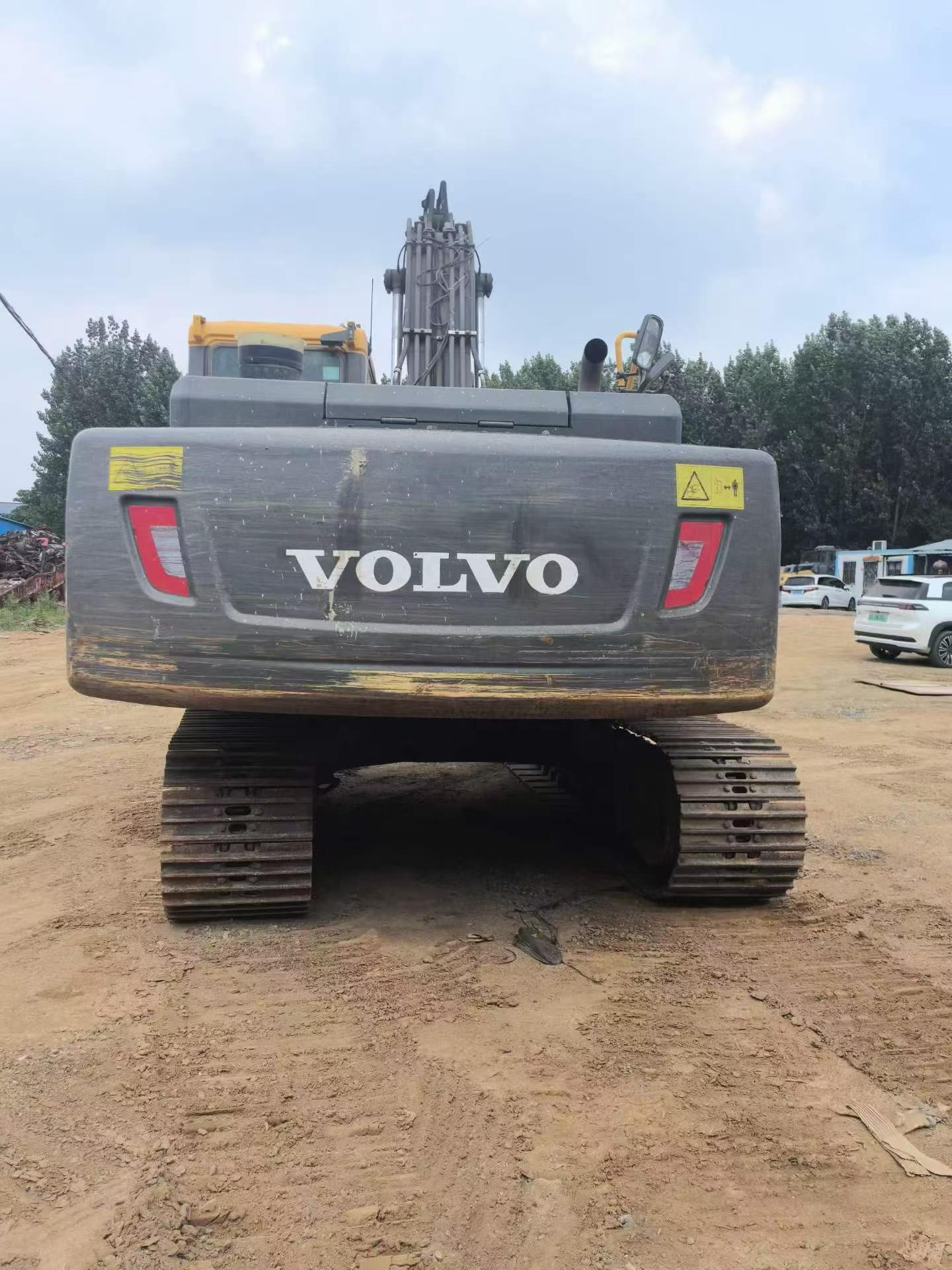 Buy Volvo EC200 Used Excavator / 4