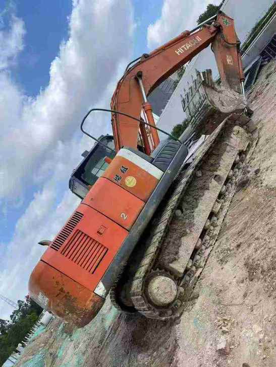 Buy Hitachi EX200-3 Used Excavator / 1