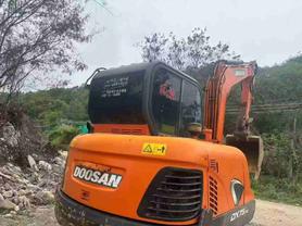 Buy Doosan DH60 Used Excavator / 2 Buy Doosan DH60 Used Excavator / 2