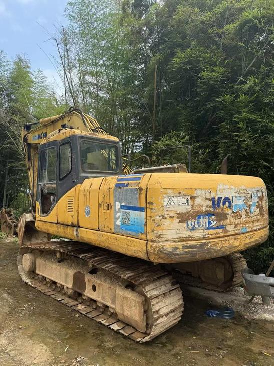 Buy Komatsu PC200-7 Used Excavator / 1