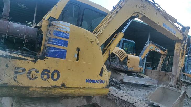 Buy Komatsu PC60 Used Excavator / 1